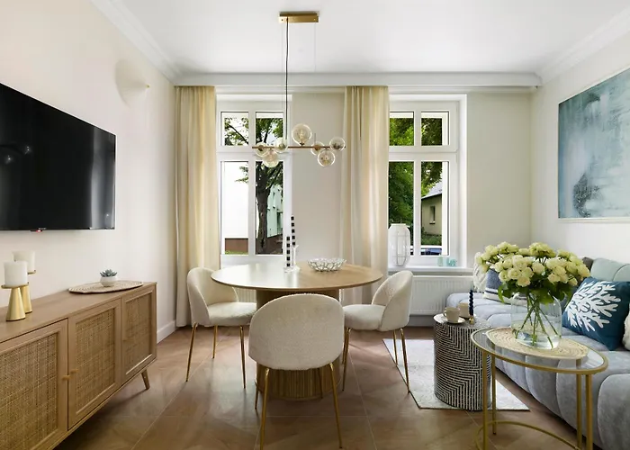 Elite Korzeniowskiego Seaside Prestige Апартаменты *